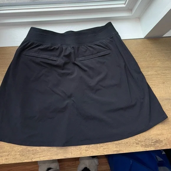 Athleta Women’s  Tee Time black high rise 15” Skort size 4 - Picture 2 of 6